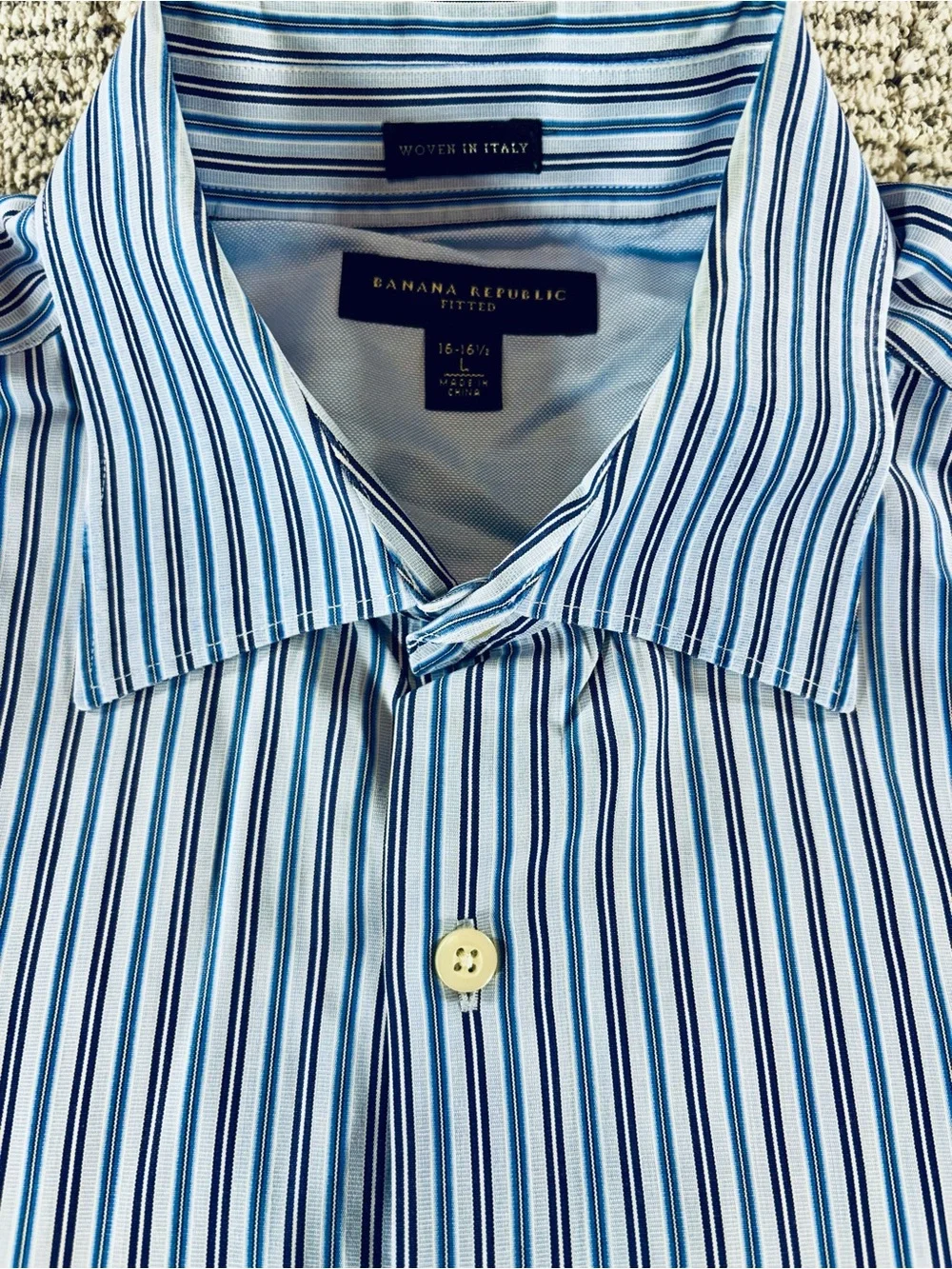 Banana Republic Men’s Large (16/16.5) Blue Fitted Striped Button Down Shirt